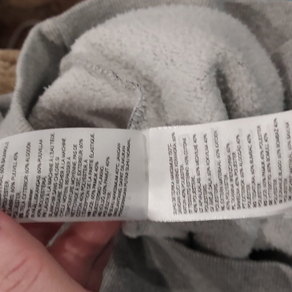 Disney Gray with Black Outlined Micky Mouses Red Embroidered Mickey Size Small - Picture 9 of 12